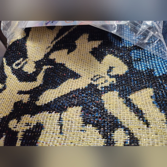 DISNEY, 100 ANNIVERSARY METALLIC WOVEN TAPESTRY THROW, #605 OF 1403,LIMITED ED. - Picture 8 of 14